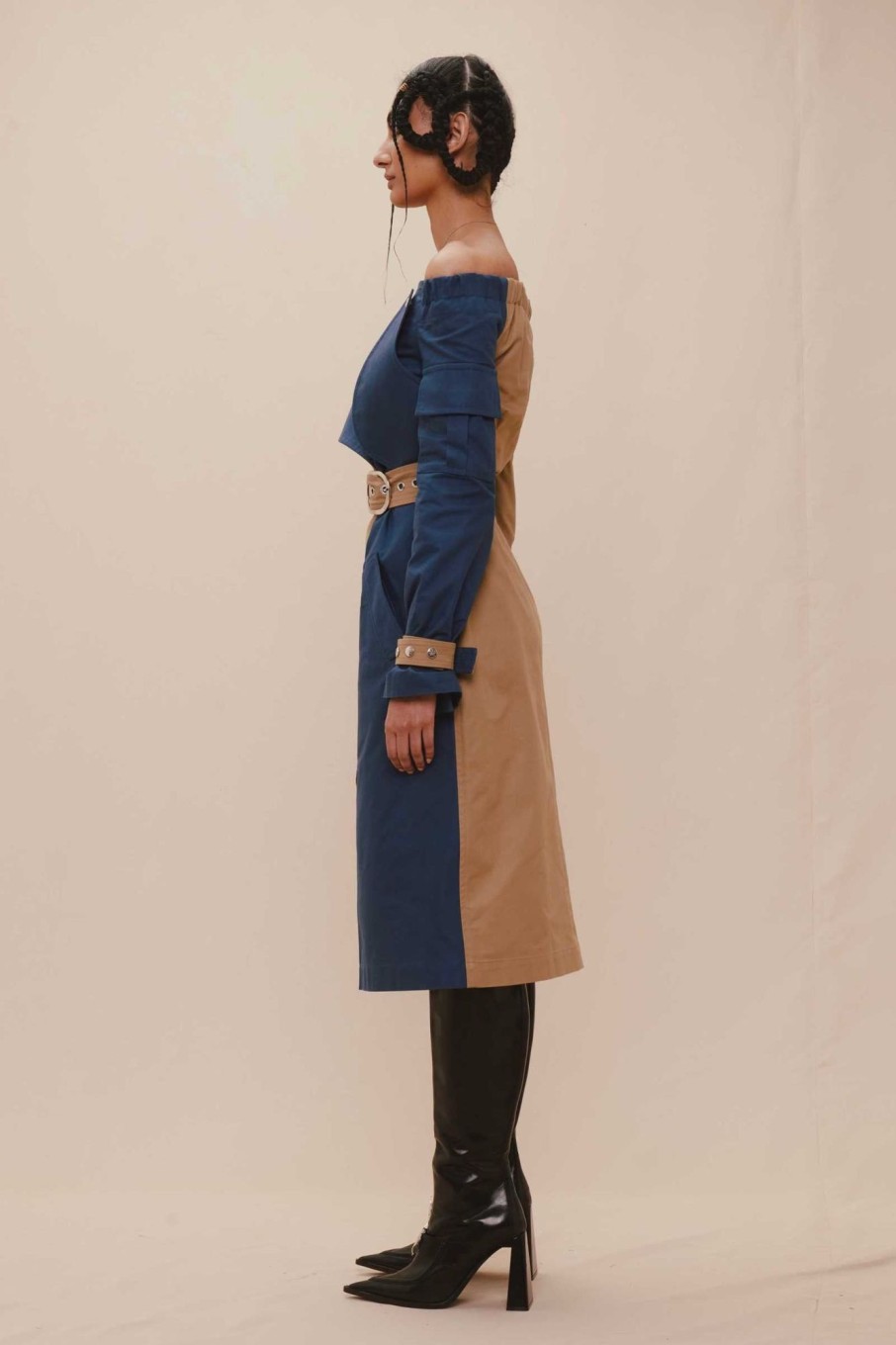 Women Thebe Magugu Outerwear | Thebe Magugu-Off Shoulder Bi-Color Trench Coat: Beige/Blue