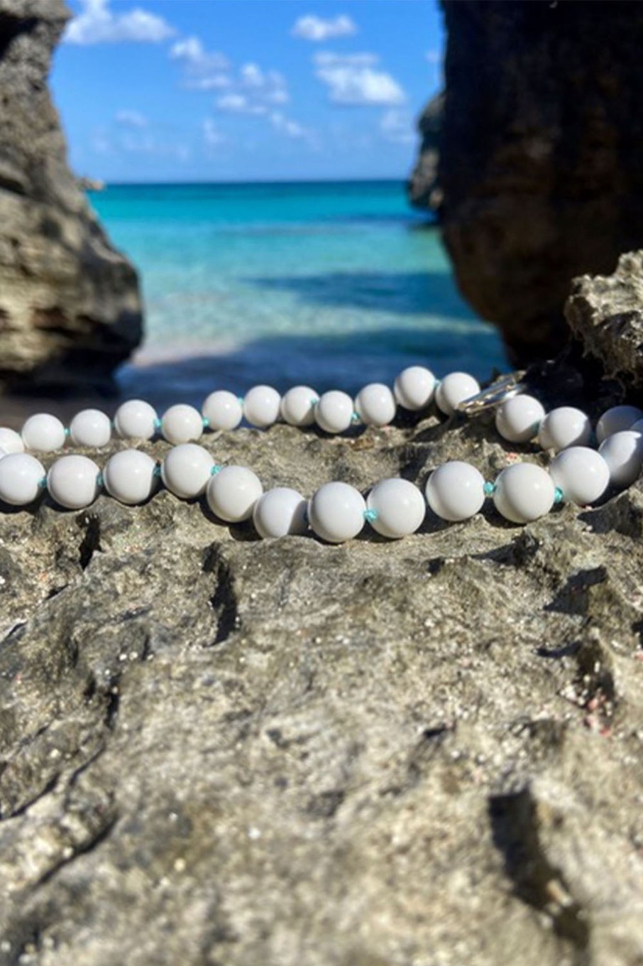 Women Airy Heights Design Jewelry | Airy Heights Design-Hand Knotted Agate Necklace: White With Turquoise Silk/Sterling Toggle